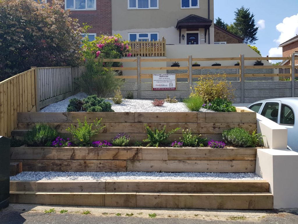 L.A. Landscapes Fencing & decking | Landscapers Southampton